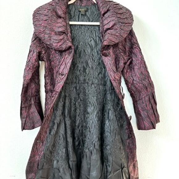 Jerry T Crinkle Textured Coat in Burgundy, Size S, No Belt - Picture 7 of 7